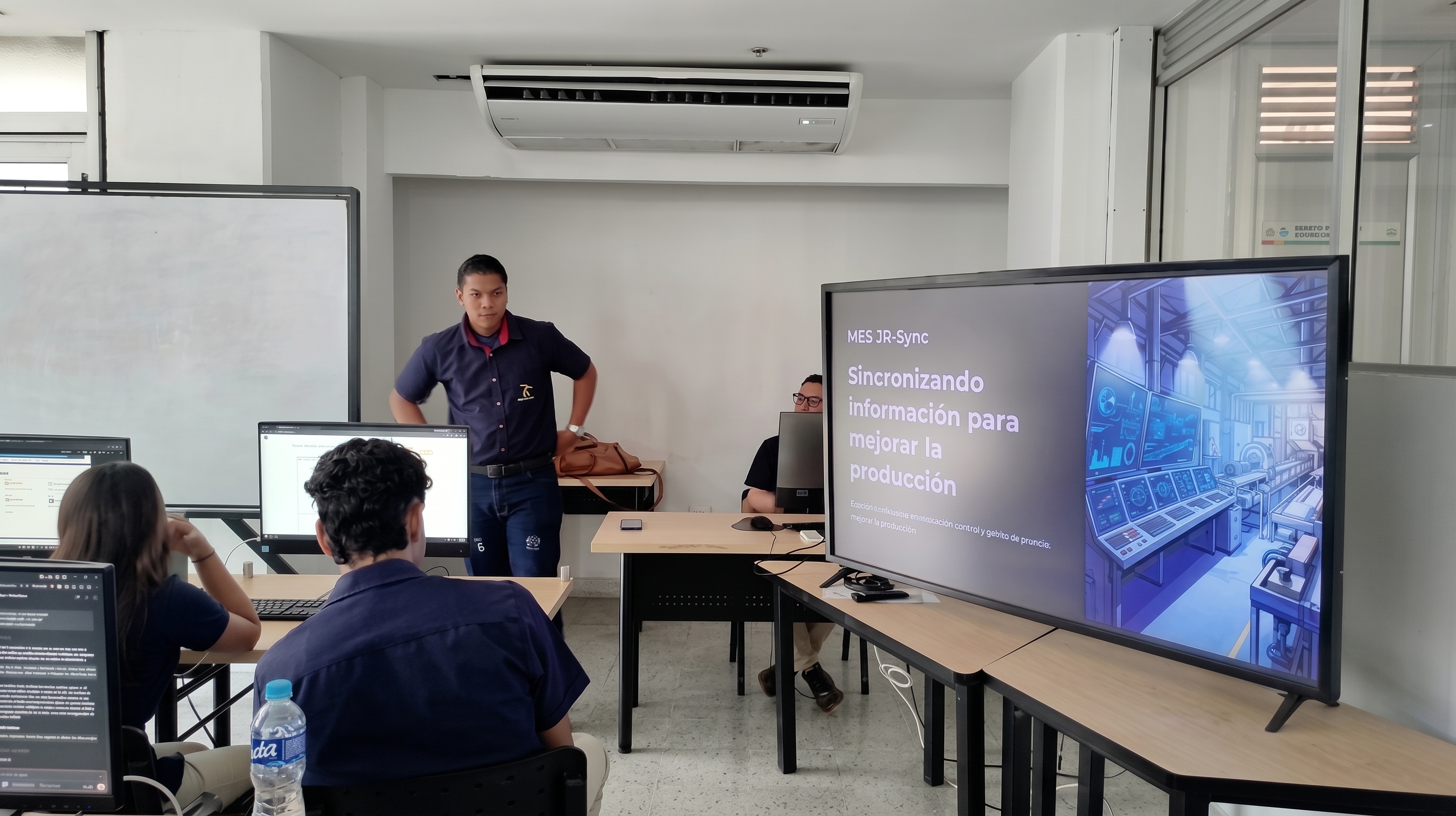 Sustentación de proyectos y pitch ante jurados evaluadores